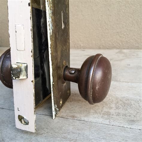 dating antique door knobs